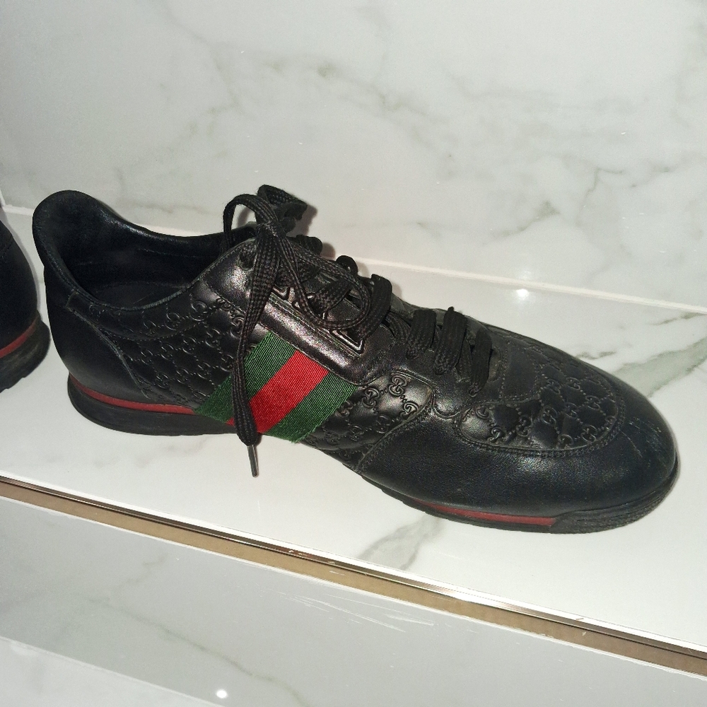 Gucci Black Leather Sneaker with Green and Red Web - Picture 4 of 9
